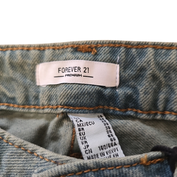 Forever 21 Floral print midsized floral jeans - Picture 4 of 8